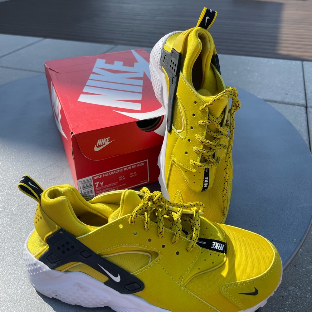 Like New Huarache Unisex Sneaker